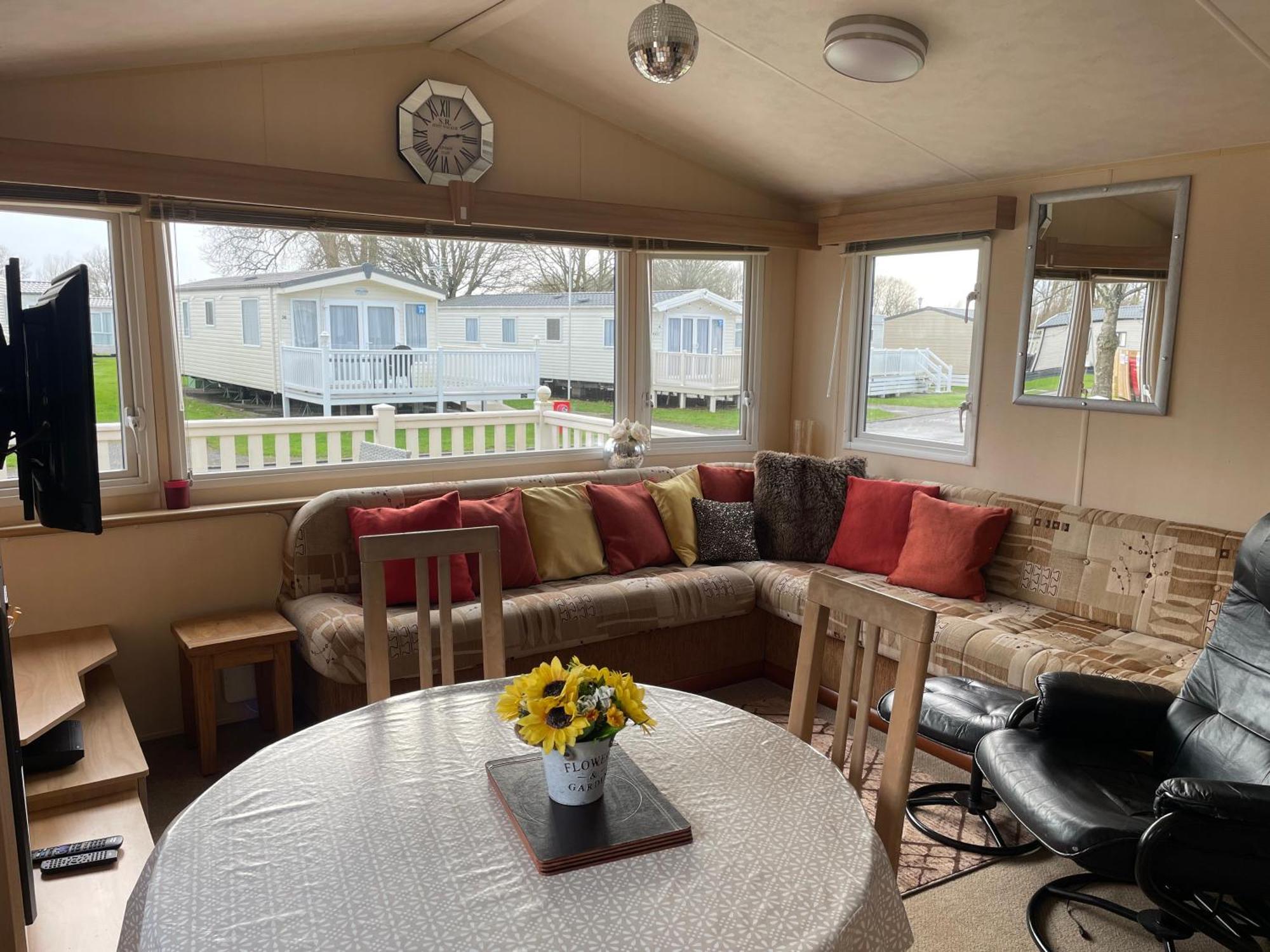 Cosy 3 Bedroom Caravan, South Cerney Exterior photo